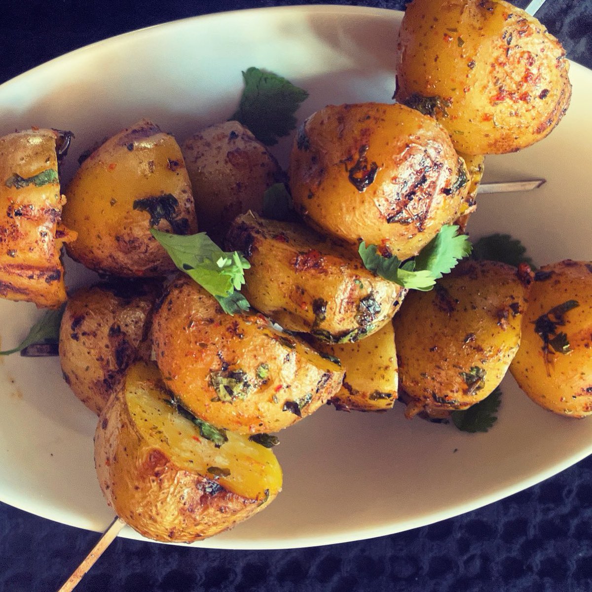blogappetit's tweet photo. My latest in @jewishsf offers up 2 #grilling side dishes for your summer #shabbatdinners & other meals — leafy #kale & #potato #kebabs. Use #preservedlemon or my fresh #lemon sub to kick up the flavors! #recipes #vegetables #jewishfood #globaljewishkitchen. Try them for #July4th https://t.co/IaZZkOSBPF