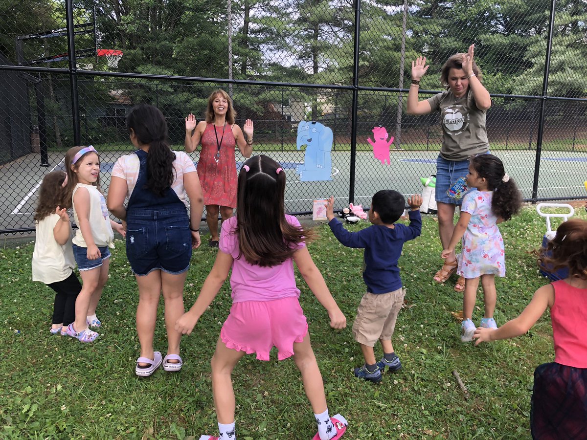RWaves3's tweet photo. Summer dance party at Popsicles with the Principals today! Thanks to @FredCoLibrary for coming out to read Elephant and Piggy with us!@FCPSWaverley https://t.co/aQ7jC5UYVm