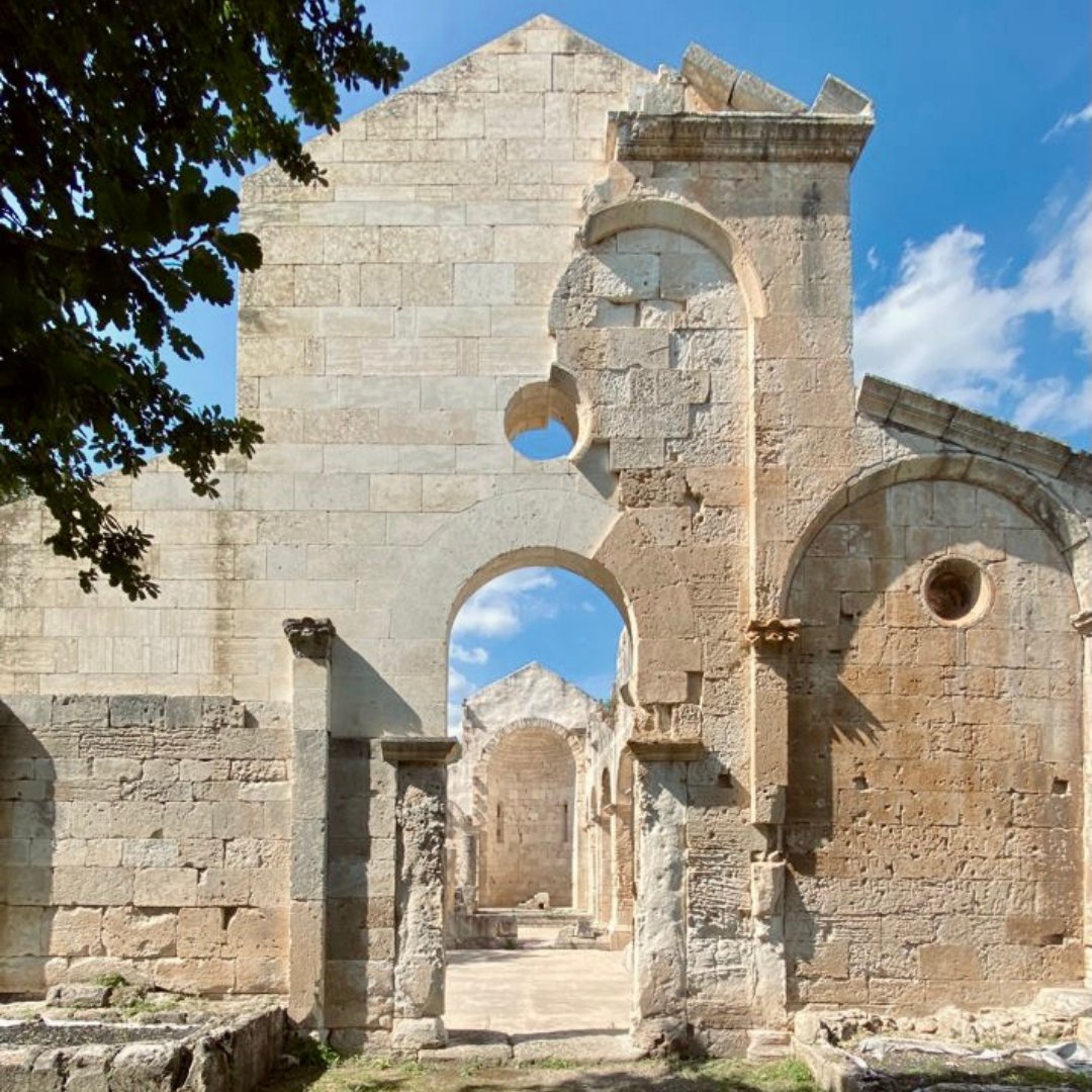 Chiesa di San Nicola #Silanis

menzionata in un atto di donazione del 1122 a favore del monastero di Montecassino 
Restaurata e valorizzata, i suoi ruderi sono oggi luogo di esposizioni di ricerche artistiche locali 
2/
#meravigliaitalia 
#Sardegna