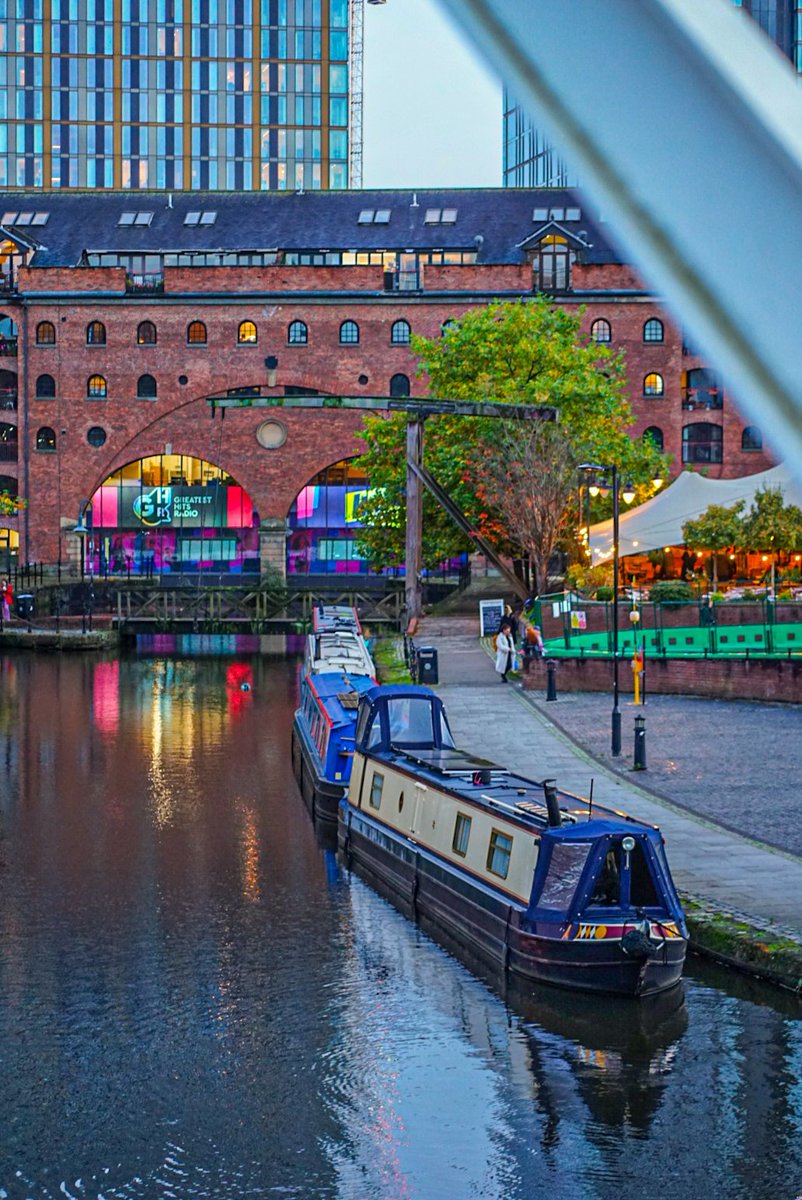 Tmphoto96's tweet photo. Glowy castlefield,  my best and favourite area in Manchester 🌟 https://t.co/lCPwazIQ4H