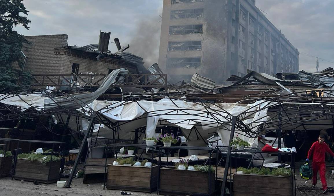 Russia hits Kramatorsk in Donetsk oblast with two missile strikes, targets a popular restaurant full of clients, killing at least two people and injuring 18, including one child - Minister of Interior Ihor Klymenko
