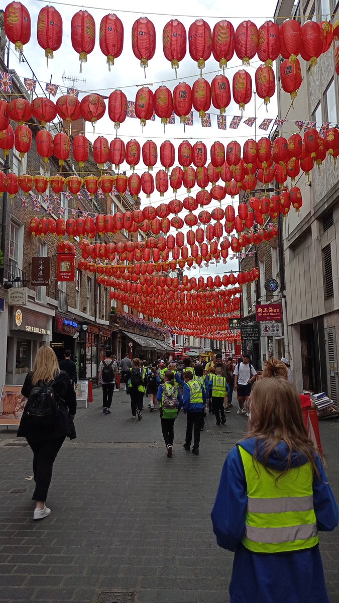 Fabulous day trip 2day in London 
Chinatown with <a href="/RyecroftAcadem1/">Ryecroft Academy</a> Year 5 students! Chinese block painting &amp; calligraphy @ the China Exchange, delicious Chinese meal &amp; British Museum visit! Students have been exemplary &amp; so adorably appreciative as always ❤️🥰