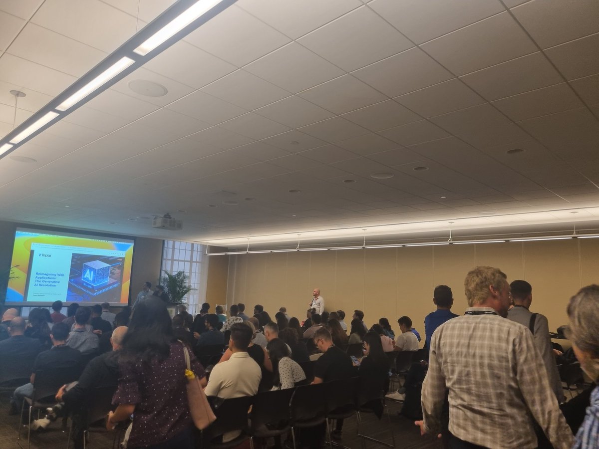 Tweetinggoddess's tweet photo. Looks like it's a full house for the @toptal Masterclass
#Collision2023
#CollisionConf
#toptalpartner https://t.co/YASY0Xfv5N