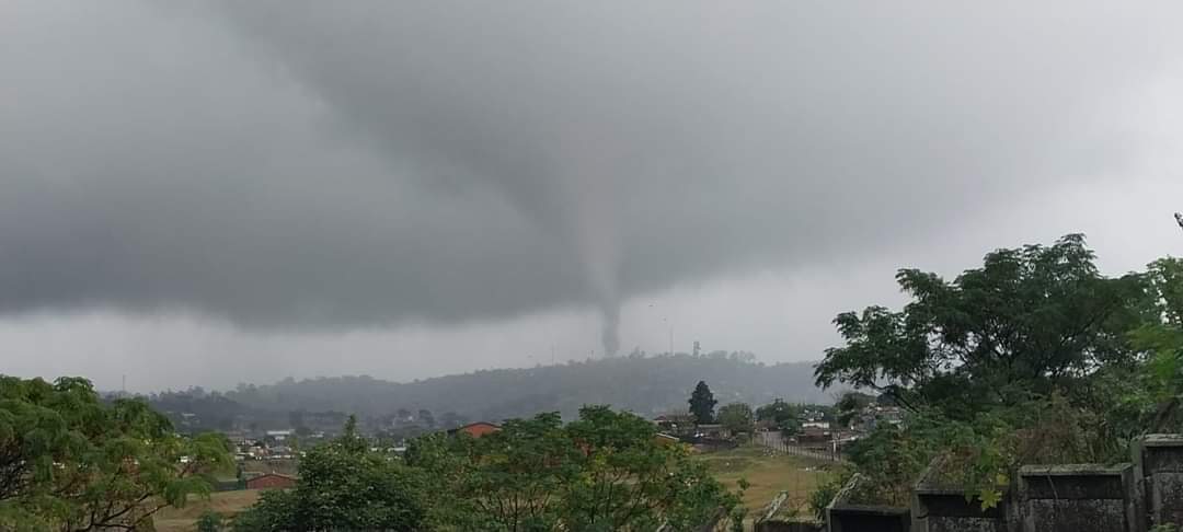 #Tornado in Inanda , Durban. KZN.  Damnnnn .