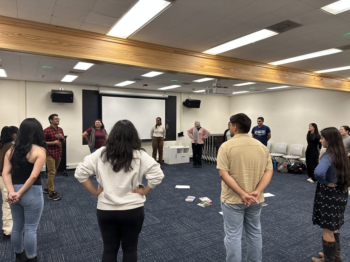 AngelEsc182's tweet photo. Juan Manuel Aldape Muñoz @JuanMAldape (@CornellPMA) got students up and moving in an amazing workshop on performance and migration, and he spoke about his book project, "The Alien Commons: Choreography and Performance Beyond Citizenship." https://t.co/e3Cx3FTdLu