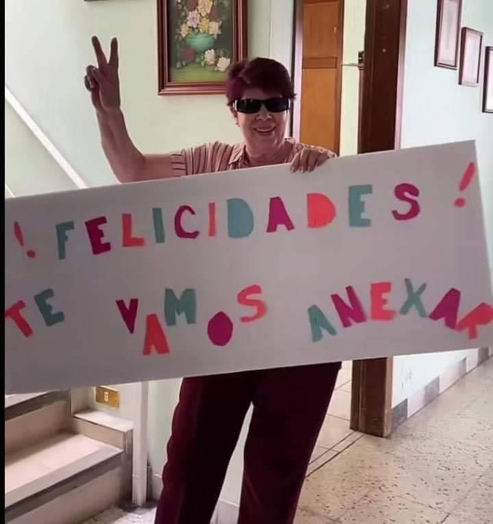 Yo regresando de la peda

Mi mama: