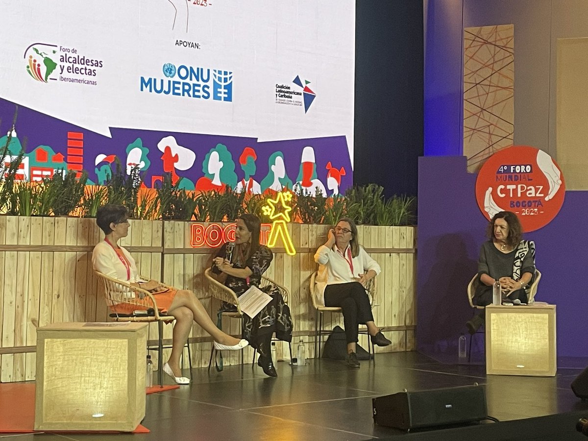 📍#CiudadesDePaz 

Diana Rodriguez @drodriguezfr Secretaria de la Mujer @secredistmujer highlights @Bogota’s intersectional approaches to addressing GBV, ensuring the most marginalised, including LGBTQIA and displaced persons, are cared for 💜💪🏽

#FeministLeadership