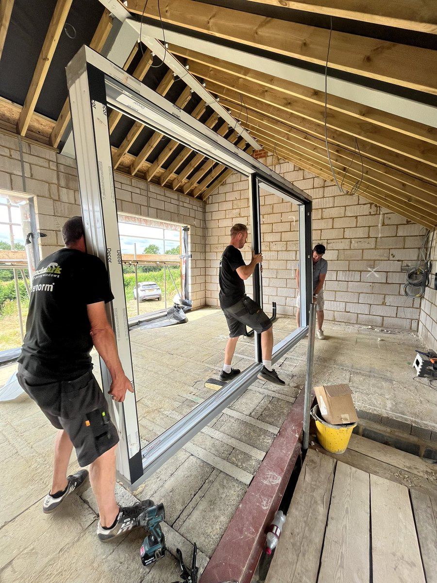 BenchmarkJosh's tweet image. Big day at @BenchmarkWin today as we started to install 3 x KS430 lift and slide doors plus 3 x KV440 French doors with integrated blinds at a new build in Sussex. All triple glazed with @InternormUK 🪟🍃