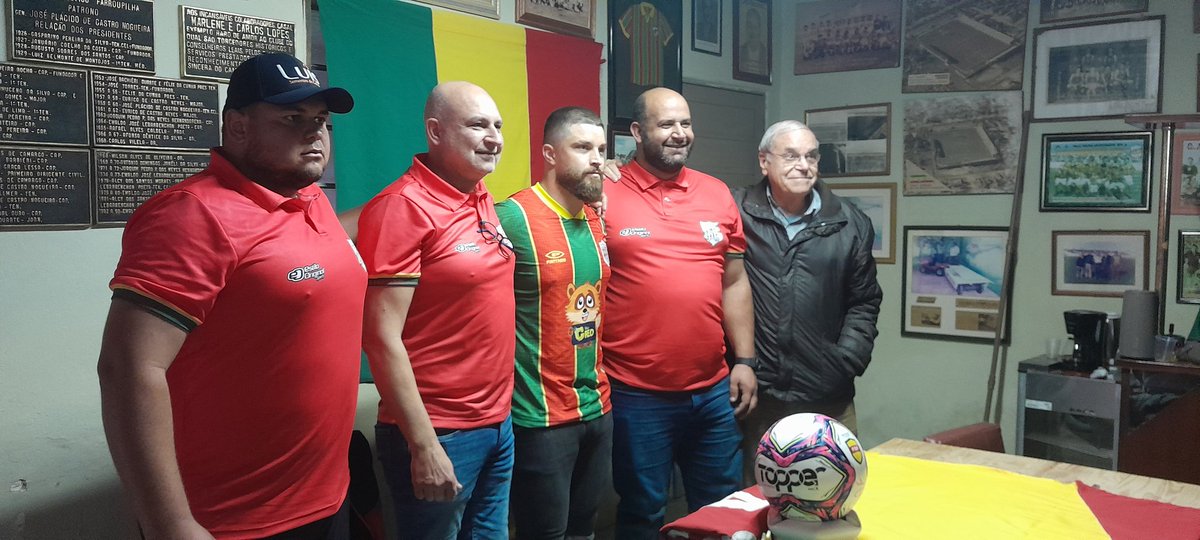 Apresentação de Matheus Guerreiro o novo centroavante do <a href="/gafarroupilha/">G. A. Farroupilha</a>. O jogador de 32 anos chega para ser o 'homem-gol' do fantasma na terceirona. <a href="/RUNIVERSIDADE/">Rádio Universidade de Pelotas</a>