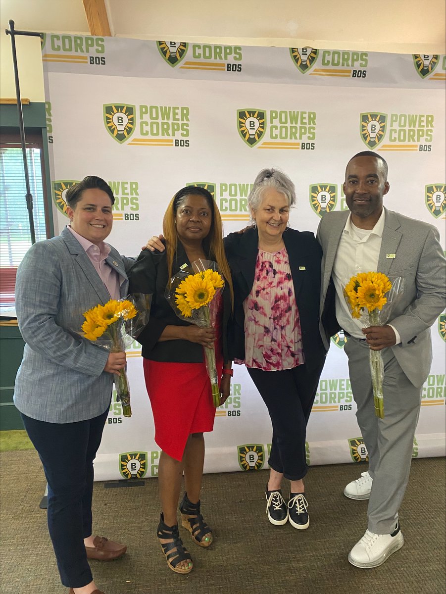 Congratulations to today's PowerCorpsBOS building operations pilot graduates and thank you to <a href="/MayorWu/">MayorWu</a>, <a href="/BostonWorkers/">Worker Empowerment Cabinet - City of Boston</a>, <a href="/BostonEnviro/">Environment Boston</a>, and <a href="/SeeRCC/">Roxbury CC</a> for their commitment to building the green workforce and green economy of our future! #mapoli

boston.gov/news/mayor-wu-…