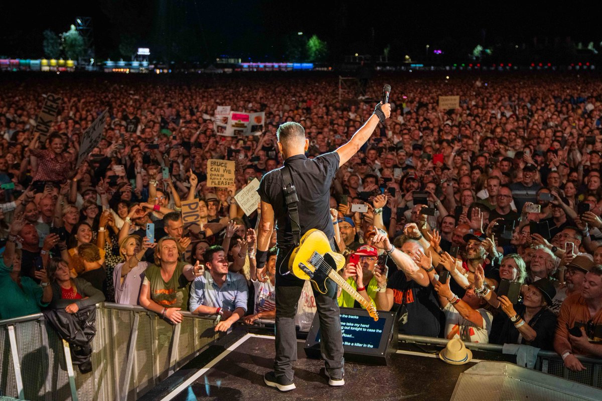 springsteen tweet picture