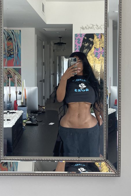 Back at it https://t.co/FDZfCrfW5e