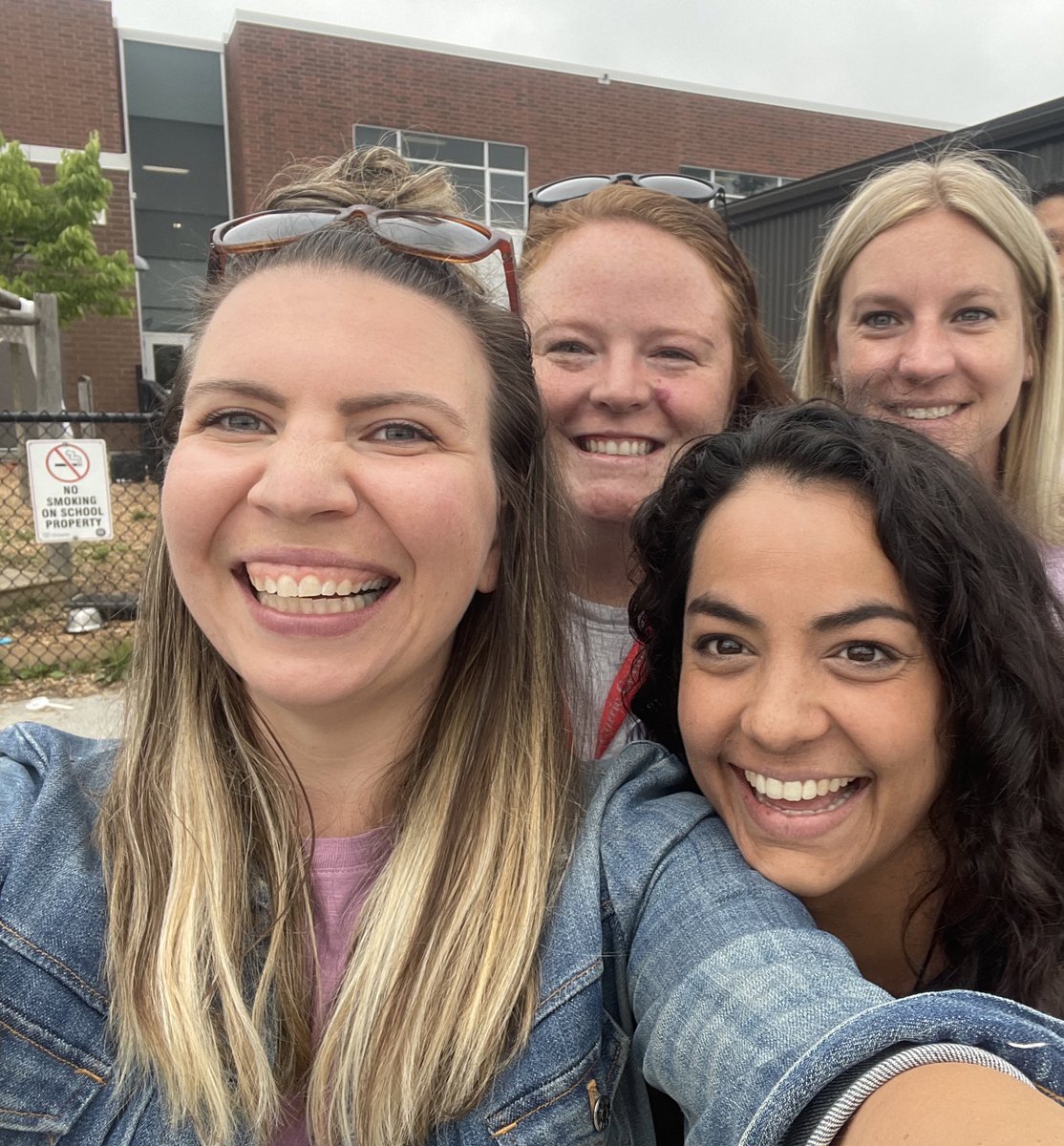 Mrs. Hessel tweet media