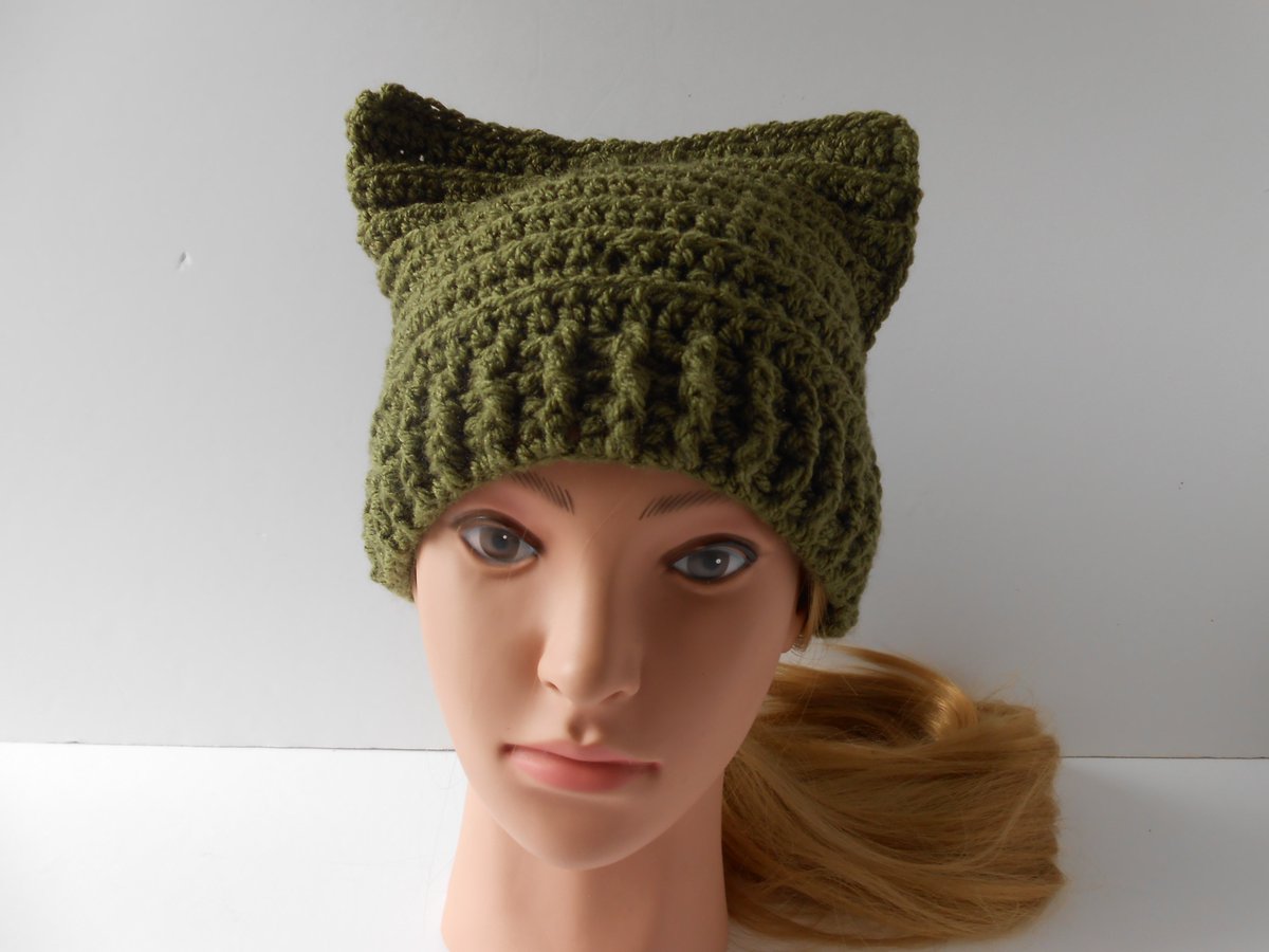 Cat beanie for adults, crochet cat hat, chunky hat for women/men, cat ear hat, #etsymntt #etsyretwt @OnlineShopRT #BMRTG  etsy.me/3r4448J via @Etsy