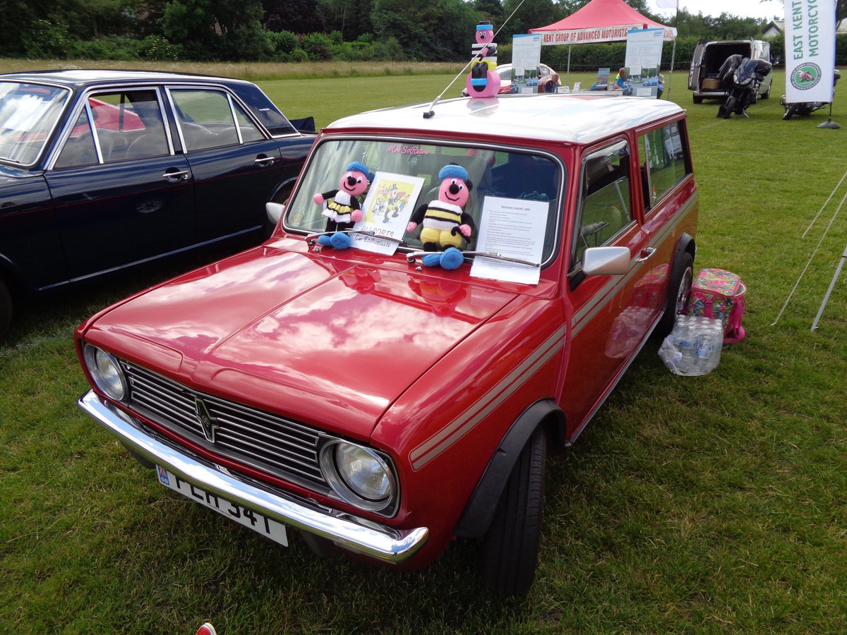 MarkChallenger1's tweet photo. Canterbury Classic Car Show - I saved this for #MiniMonday then on the day itself... completely forgot about it!
Oh well, happy #MiniTuesday everyone. It takes allsorts!... https://t.co/1XLWBGCtBJ