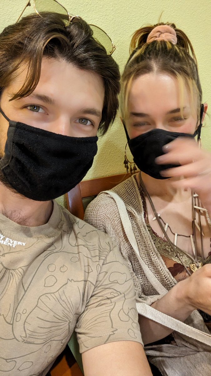 But I also downloaded Twitter again because of this 😁 Send <a href="/Bunny_Bii/">✨BunnyBii✨</a> <a href="/cafepeisko/">Cafe Peisko</a> some love and Support. We have been going through it and in the end I believe we will be better for it. I know that's vague, but send them some love ❤️❤️@gamegrumps style 🤣🦷