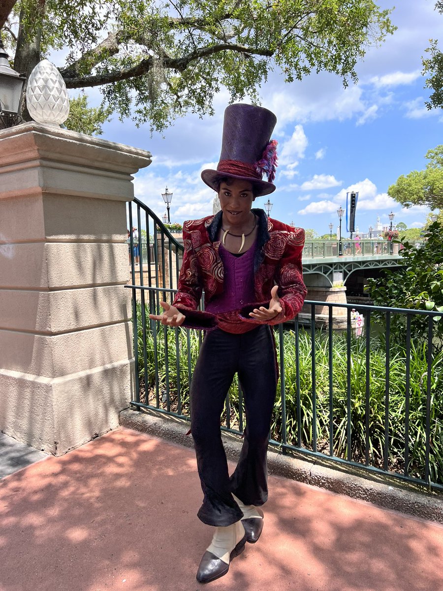 🚨BREAKING: Dr. Facilier is in EPCOT right now!🤯

He was out greeting guests by the back entrance of the park!✨

#DisneyParks