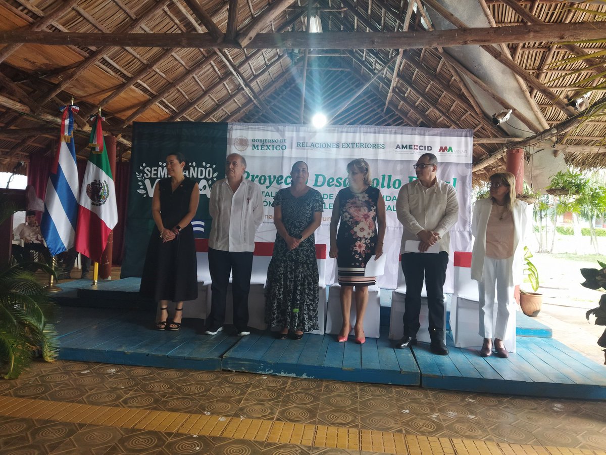AlbaR_Alarcon's tweet photo. #SembrandoVidas por la Soberania Alimentaria #Cuba y #México ya es una realidad. #CubaNoEstáSola #MINCEX_CUBA #AMEXCID #MINAG https://t.co/9b5LgbdENy