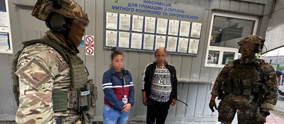 talkrealopinion's tweet photo. Ukrainian man and his wife were arrested trying to cross the border with Slovakia. 

Turns out they were buying children aged 1-2 in Ukraine to sell them in Europe for their organs. 

They've planned to buy 11 month old child for $5,000 in Ukraine and sell for $25,000 in Europe. https://t.co/1MzaCHiZzj