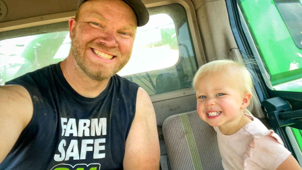 gregpeterson33's tweet image. My youngest passenger this harvest was 1.5 years old. My oldest was 101.5!