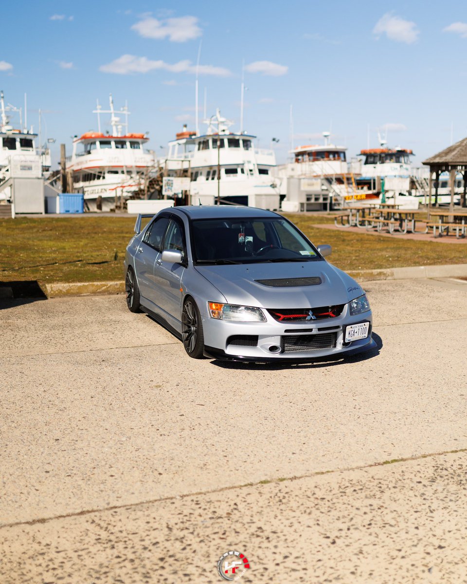 HueFlicks's tweet photo. Since it’s been a while since I posted. Here’s some dope photos of this evo I seen the other day 😎

#lancer #jdm #evo8 #lancerevo #cars #clean https://t.co/3TK9x7z2JU