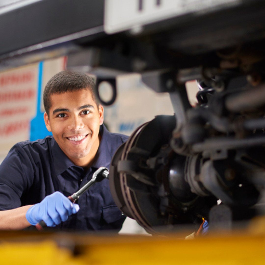 grecopublishing's tweet image. Collision instructors reveal the secrets of getting new lifeblood into the industry on page 34 of New Jersey Automotive. Link in bio. #recruitment #workforceshortage #autotechs #votech