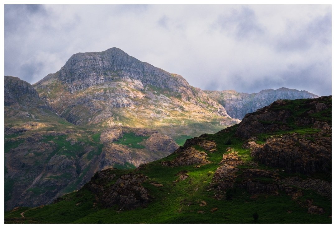 VictoriaJPhoto_'s tweet photo. Beautiful, fleeting light over the Langdales last week.
#lakedistrict #cumbria #worldheritagesite #benroletsgo #Leefilters #fujifilm #landscapephotography #wainwrights #yourlakedistrict #cumbriaguide #scenicbritain #ukpotd #picoftheweek #opoty #sheclicksnet #capturingbritain https://t.co/OPnBac4DZ4