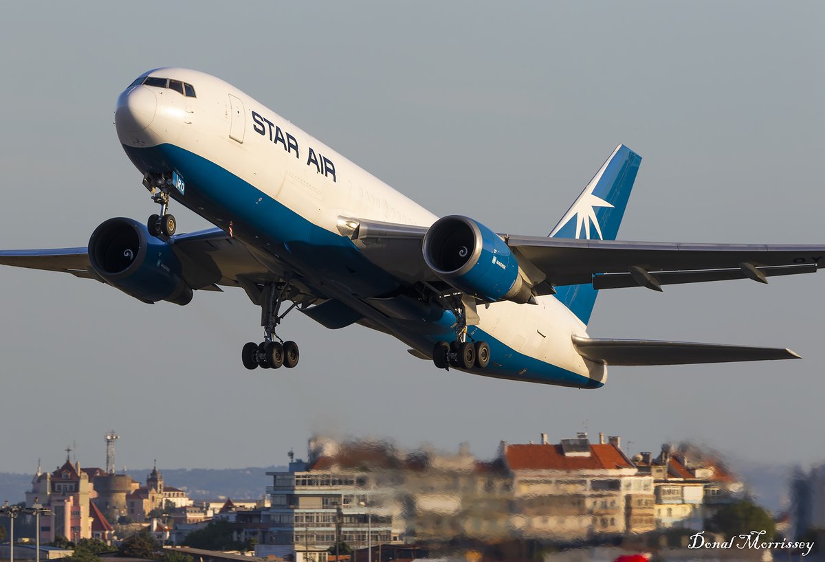 Star Air (Maersk Air Cargo) 767-25E(BDSF) OY-SRO climbing out of Lisbon.
#avgeek #aviation #airlines #airfreight #cargo #Lisbon #Portugal #planespotting #boeing #starair #maersk
