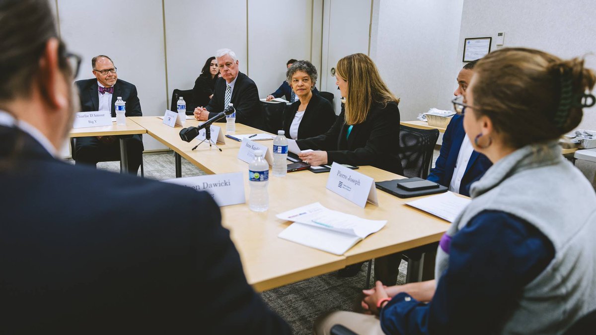 SpfldWORKS's tweet photo. @BostonFed President Susan M. Collins visited Western Mass to learn about the economic challenges and opportunities present in the area.

Springfield WORKS was able to discuss the Cliff Effect,  our Pilot Program &amp; the positive impacts we can have on the Commonwealth. https://t.co/pN2zCoZ33z