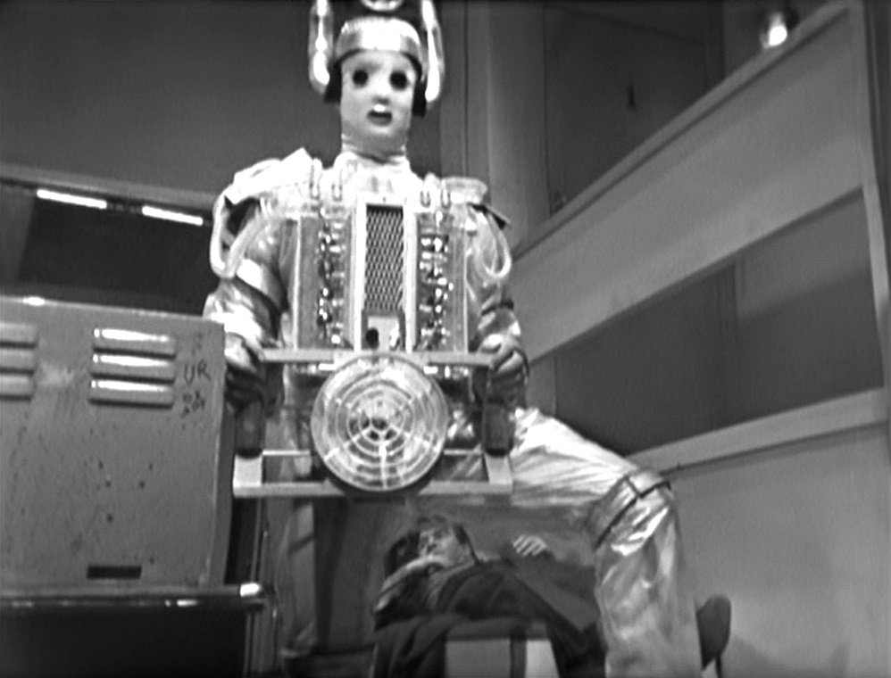 DWUDatabase's tweet photo. The Cybermen info dump was accompanied by some interesting directing choices #DoctorWho #TenthPlanet https://t.co/R9ek8gek9P