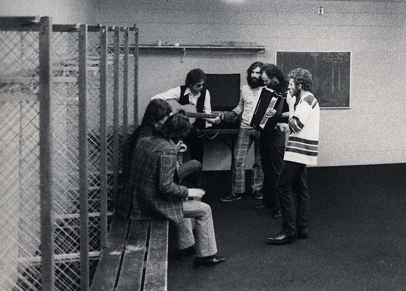 Bob Dylan rehearses backstage with The Band during their 1974 tour. 📸: Barry Feinstein. #BobDylan #Dylan