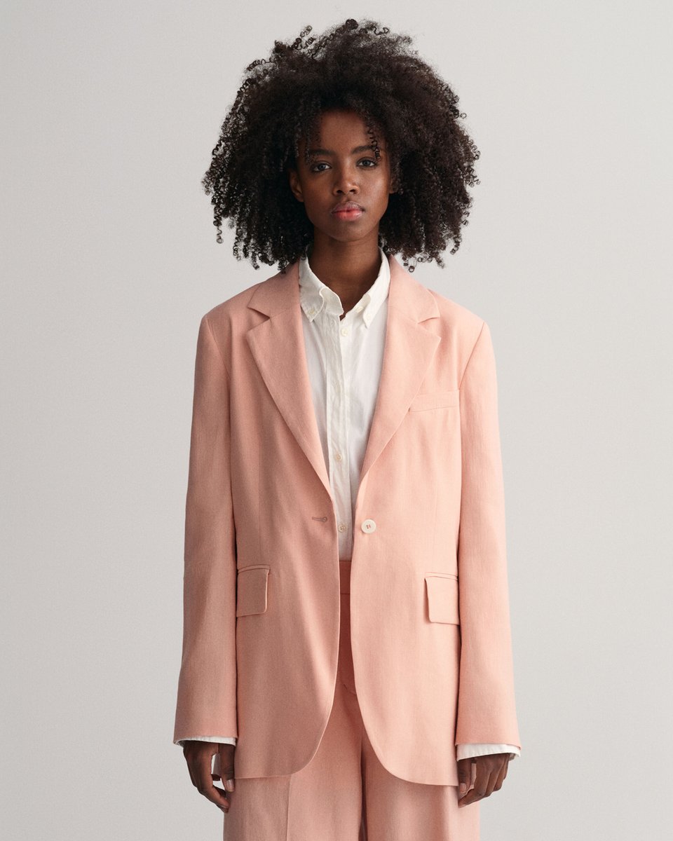 luxusfactory's tweet photo. Summer Sale bei GANT ☀️
#gant #fashion #mode #hochwertig #reduziert #look #shoppen #shopping #gantmode #women #men #forall https://t.co/t5mRPoZtcW