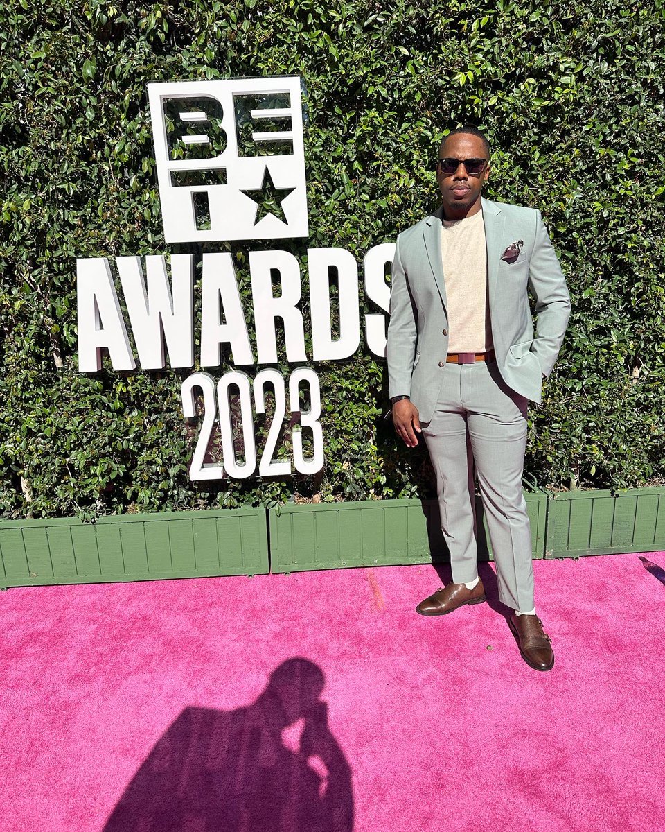 ItzDesmon's tweet photo. This is that “process”. This that “in the making.” This is that started from the bottom. This that motivation. 🙏🏾 #BETAwards

@NarratentLLC https://t.co/QR4cdPyICi