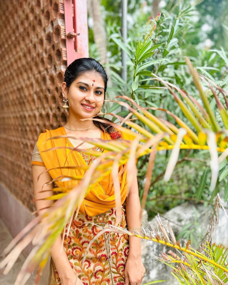 🌼🌼🌼 🌳 Embrace the beauty of the world around you. Stand tall like the trees and let your vibrant spirit shine! 💛🌿 🌿🌿🌿 #NatureInspiredJoy #SunnyYellowSuit #StandTall #EmbraceNature #FindTranquility #PositiveVibes #LoveForTheEarth #InnerPeace #ConnectWithNature