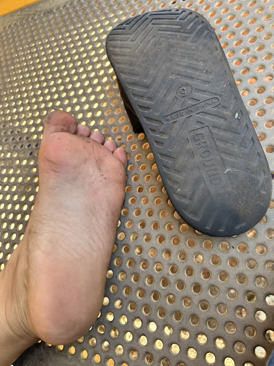 Goddess Roxxxy on Twitter "You have 2 jobs foot freak 👅 FootD footslavefeet worship foot