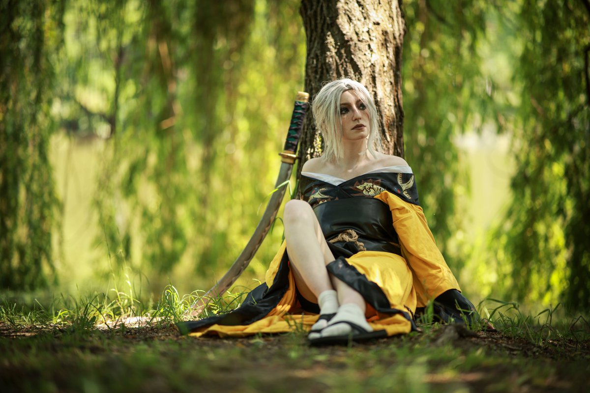 My Ciri based on the 'Ciri and the Kitsune' statue!! Took me some time to make but I'm happy with the results! #cosplay #TheWitcher