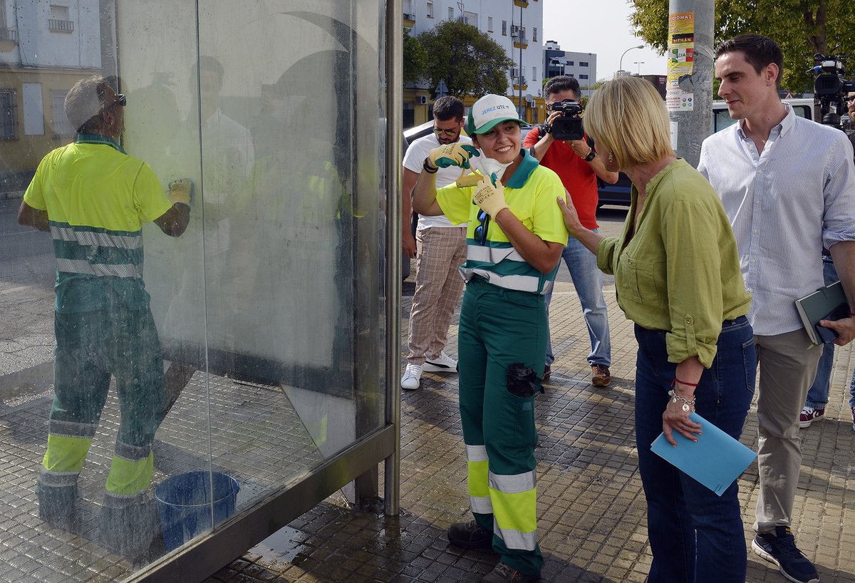 ciudadjerez's tweet photo. ✅YA EN MARCHA Plan Especial de Limpieza de #Jerez
ㅤㅤㅤㅤㅤㅤㅤㅤㅤㅤㅤㅤㅤㅤㅤㅤㅤㅤㅤㅤㅤㅤ
🍃Hoy la alcaldesa @MJGarciaPelayo junto al delegado @JaimeEspinar ha supervisado el dispositivo adicional que recorrerá toda la ciudad
ㅤㅤㅤㅤㅤㅤㅤㅤㅤㅤㅤ
🔗https://t.co/dYFKJoH2Va https://t.co/SprU30SZBy