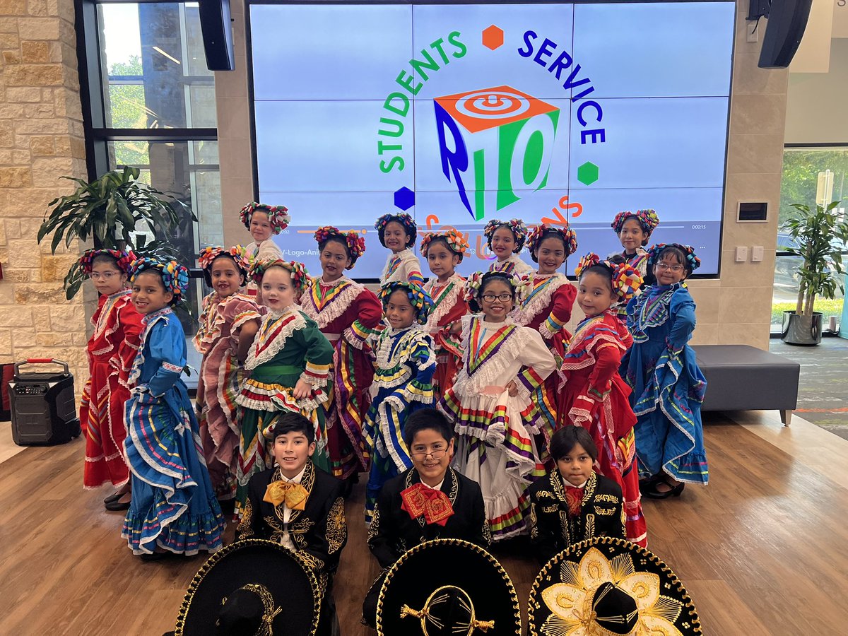 Today we had the honor to perform for amazing educators! Thank you @R10Multilingual for inviting us! #DobbsElementaryBalletFolklorico #RockwallISD