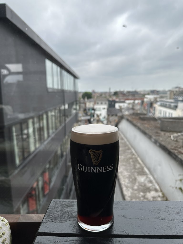 KevinSkinnerMIA's tweet photo. Power Hour in DUB.
#ElevatedPubLife
#GuinnessForStrength https://t.co/MsuhSdqF2q