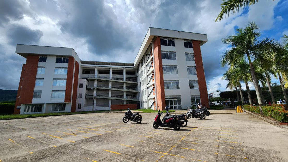 Viceministra de Educación Ana Carolina Quijano y <a href="/SALOMONGOBER/">SALOMON SANABRIA CHACON</a> visitan <a href="/UnisangilYopal/">UNISANGIL - Yopal</a>, en donde se forma académicamente a 1.500 jóvenes en distintas áreas del conocimiento.