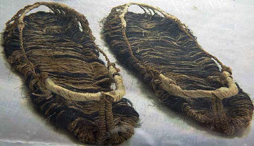 1998 yılında Kore'de bir mezar kazısında, 1586 yılına tarihlenen bir mektup, bir tutam saç ve bir çift sandalet bulundu.

Mektubun hamile bir kadın tarafından ölen eşinin ardından yazıldığı anlaşılıyordu. 

İlk satırları şu şekildeydi: