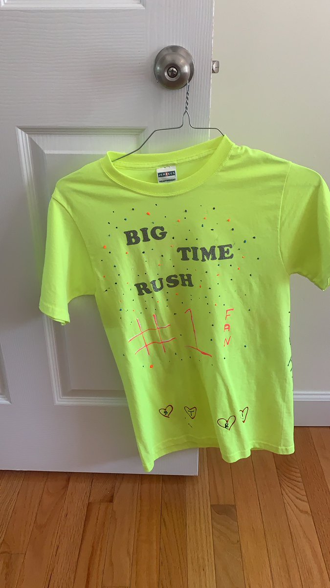 InfinityBTR's tweet photo. Made this is 2012, 20 RTs OR a tweet from the guys and I’ll wear it tonight @bigtimerush @jamesmaslow @1LoganHenderson @HeffronDrive @TheCarlosPena https://t.co/PqDno1MAxl