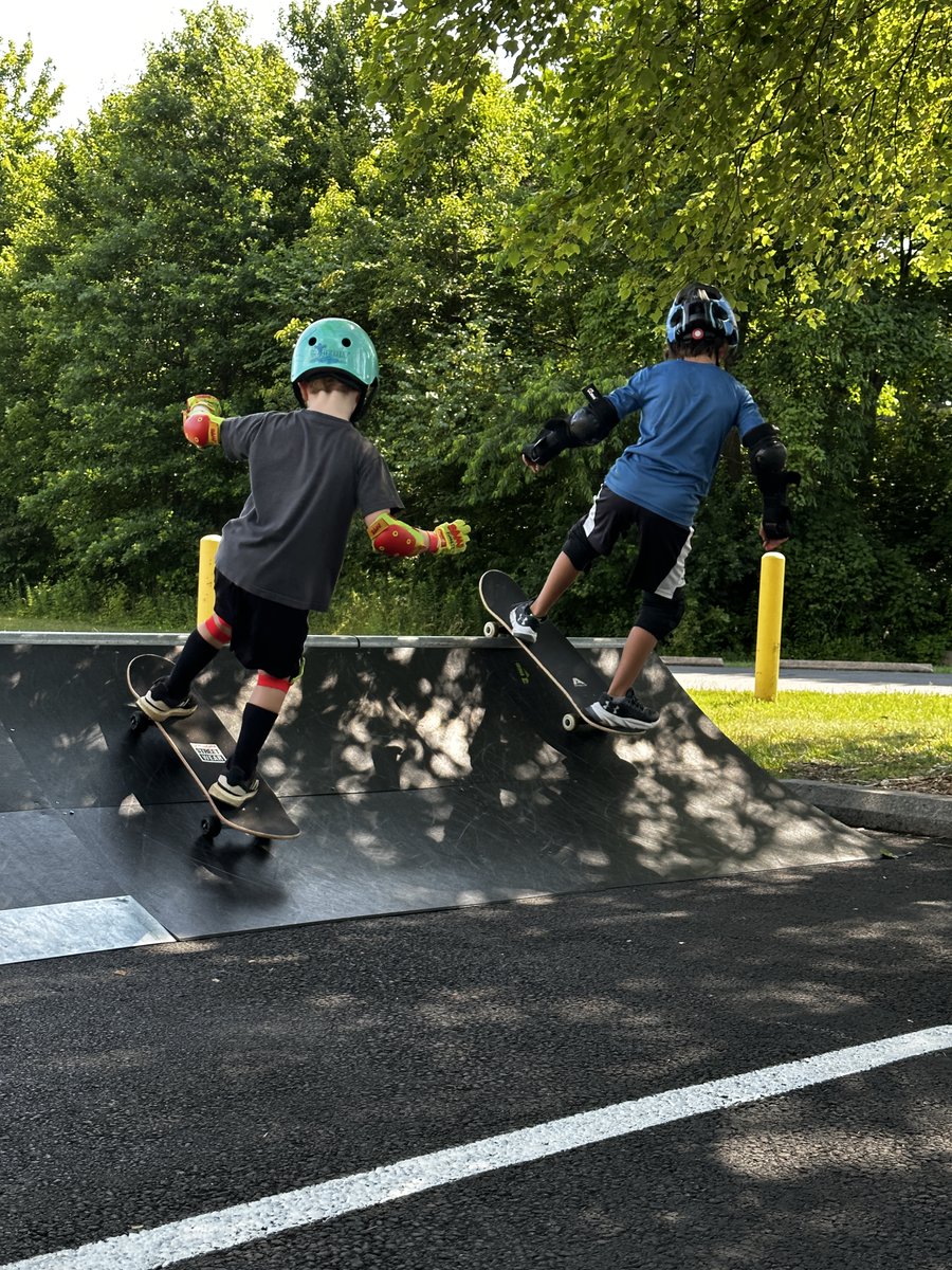 CampsReston's tweet photo. All it takes is a little confidence. 😎 And that's just what our Camp on Wheels campers are about! New skills are being learned every day!🛹

Special thanks to our partners The DC Wheels and Metrotek Skateboards!
#RestonCamps #EnjoyReston #CampOnWheels #FXVA #SummerCamp #Summer https://t.co/yGmQlHCbfV