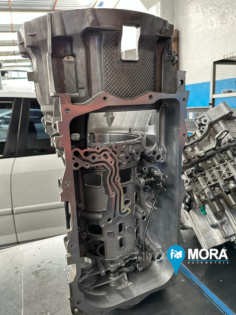 MoraAutomotriz's tweet photo. Estamos trabajando esta transmisión de BMW es una hermosura trabajar con estas transmisiones verdaderas obras de arte. https://t.co/OmxZNYnZJk https://t.co/a8HH4MdHYZ