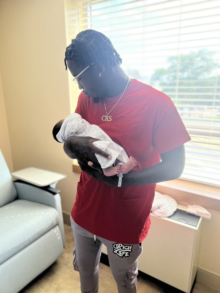 CkBrazy's tweet photo. What A Feeling I Can’t Explain🩵Seeing You Come Into This World 🌎 I Want This Feeling To Last A Lifetime🥰I’m Living For You Now 🩶“Baby C”🩵You’ll Never Want For Nothing Long As I Got Breath In My Body🩵🩶#BoyDad #LongLiveRick🩵🩶 https://t.co/NIJLJcApXY