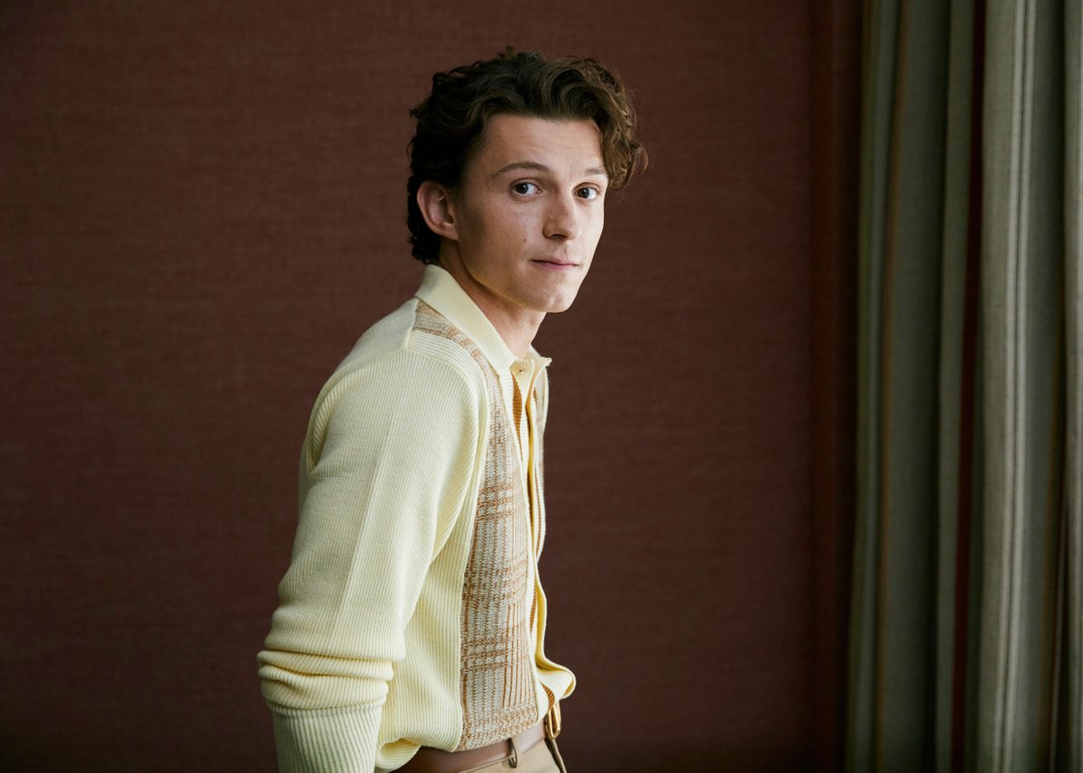 tomhollandorg's tweet photo. 📸 Portraits of Tom Holland during #TheCrowdedRoom press - https://t.co/HBZk4R3jG5 https://t.co/V8CisRjBSd