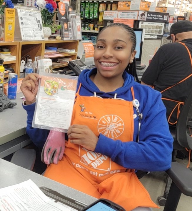 Great job Rochelle from paint!! She learned how to put in a measure used her knowledge and her measure sold for more than $5k !!! Knowledge is everything!!! Thank you! @1986homedepot @D65Hutch