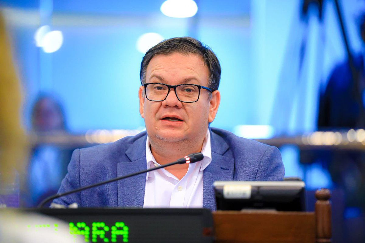 AsambleaSV's tweet image. #Plenaria112✍🏻 El diputado @ChrisGuevaraG solicita modificación de agenda para incorporar y aprobar con dispensa de trámite las siguientes piezas de correspondencia: