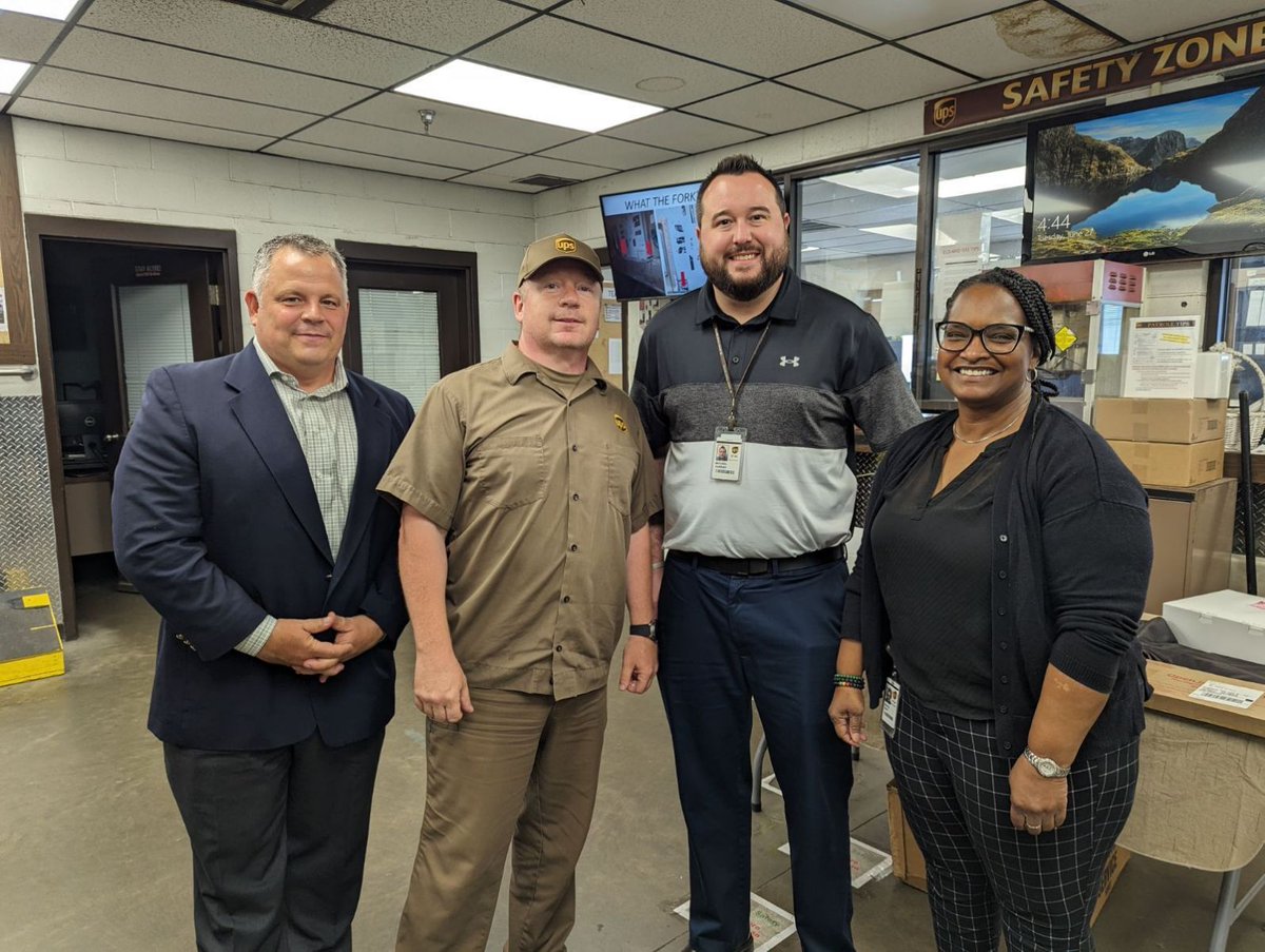 COLOH Feeders (@coloh_feeders) on Twitter photo COLOH Feeders welcomes Brian Kistler to the Circle of Honor! #COH Thank you for your dedication to driving safely. You are part of what makes UPS great! Congratulations on 25 years of safe driving! <a href="/Gr8LakesUPSers/">Great Lakes UPSers</a> <a href="/Gr8LakesSafety/">UPS Great Lakes District Safety</a> <a href="/AndyWhiteups/">Andy White</a> <a href="/RayBarczak/">RayBarczak</a> COLOH Feeders welcomes Brian Kistler to the Circle of Honor! #COH Thank you for your dedication to driving safely. You are part of what makes UPS great! Congratulations on 25 years of safe driving! <a href="/Gr8LakesUPSers/">Great Lakes UPSers</a> <a href="/Gr8LakesSafety/">UPS Great Lakes District Safety</a> <a href="/AndyWhiteups/">Andy White</a> <a href="/RayBarczak/">RayBarczak</a>