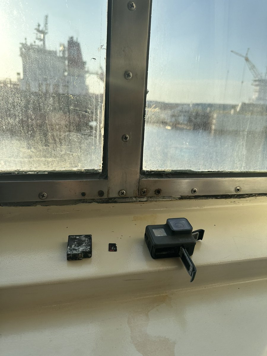 AmmThomas's tweet photo. Hey @GoPro  took my camera to vacation and  during my scuba excursion in Cozumel this happened. All my housings were intact and was looking forward to the pictures - Then this happened and ruined my camera #Help https://t.co/XaWMSBA8sP